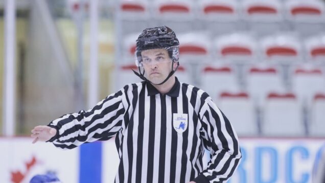 Igor Hus ml. rodák z Turčianskych Teplíc má za sebou už piate účinkovanie na MS v parahokeji. Mladý sympaťák sa ako čiarový rozhodca predstavil aj v súboji slovenskej reprezentácie