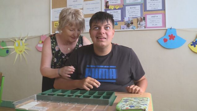 Je plná výnimočných detí, ktorým s neobyčajnou láskou pomáhajú pripraviť sa na život empatickí a pre prácu s deťmi stvorení pedagógovia