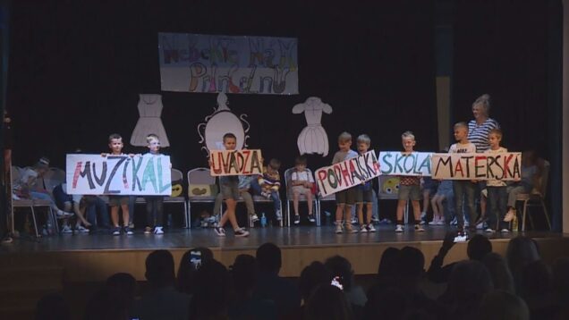 Kedysi v ňom hrali také legendy ako Marika Gombitová či Miro Žbirka, dnes ich vystriedali malí škôlkari a zvládli to bravúrne