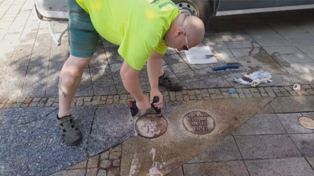 Na dlažbe v pešej zóne sa lesknú vyčistené erby, blížia sa oslavy 740.výročia prvej zmienky o meste Martin, pripomenuli si Memorandum národa slovenského, na opravu ciest v Turci poputuje jeden milión eur