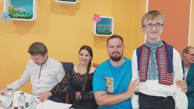 Vyčlenili sa peniaze pre OOCR Turiec, Dobrovoľníci natierali zábradlie na autobusovej stanici, V Turci máme skvelých spevákov, Pobočka Slovenskej pošty v Záturčí je zatvorená