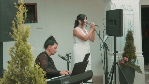 Krása, skvelý spev, šansóny, aj slovenské piesne zneli v podaní skvelých speváčok Karin Sarkisjan a Veroniky Lackovičovej