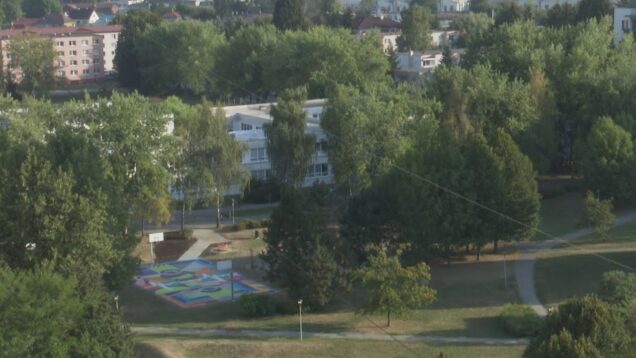 Na ZŠ s MŠ J. V. Dolinského zrekonštruovali strechu, toalety a majú nové relaxačné zóny. Do prváckych tried pribudli LED obrazovky