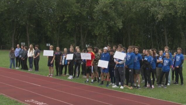 Stredoškoláci stratili možnosť zúčastňovať sa školských postupových atletických súťaží. Vďaka gymnáziu J. Lettricha je všetko inak. Minulý štvrtok odštartovala nová tradícia
