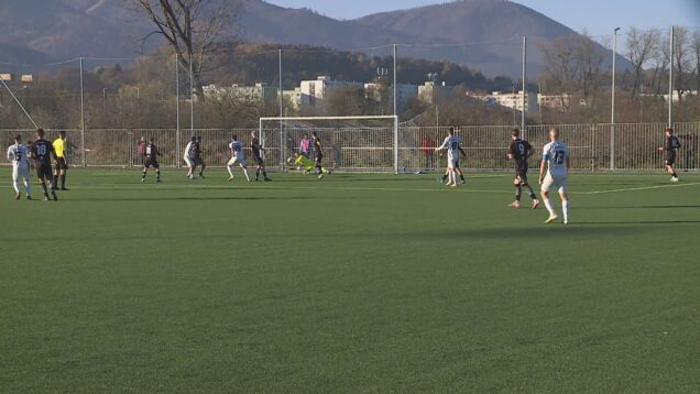 Prvé dejstvo mali hráči Fomatu vo svojich rukách, čoho výsledkom boli dva góly. V tom druhom už pritvrdili hostia, našťastie odpovedali len raz