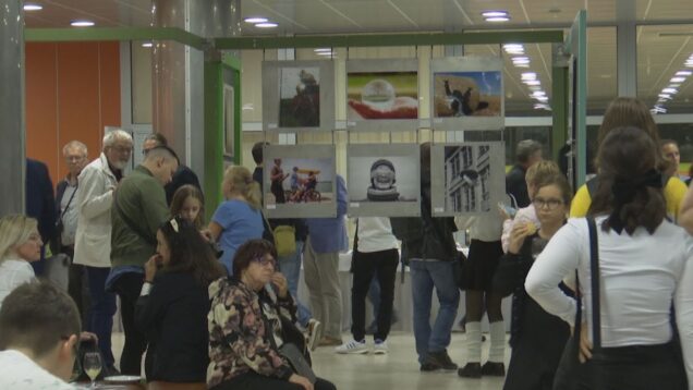 Výstava amatérskej fotografickej tvorby AMFO 2024 odzrkadlila aktuálne témy spoločnosti vo forme analógovej či digitálnej fotografie, eko-fototechniky aj autorskej fotoknihy