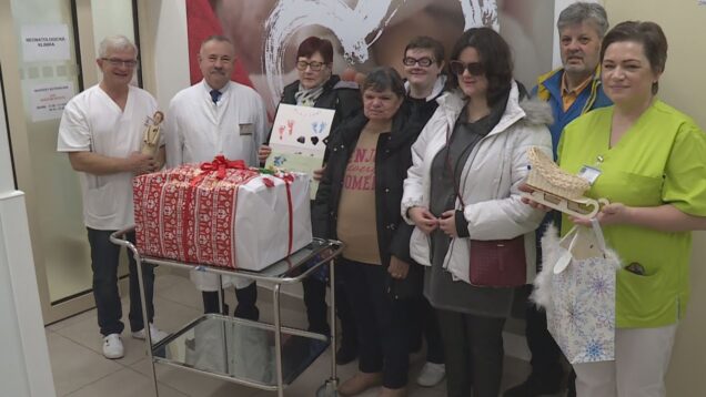 Aj keď majú len zvyšky zraku, alebo nevidia vôbec a sami by potrebovali pomoc, oni naopak pomáhajú iným. Zrakovo postihnutí veľkoryso obdarovali drobné bábätká