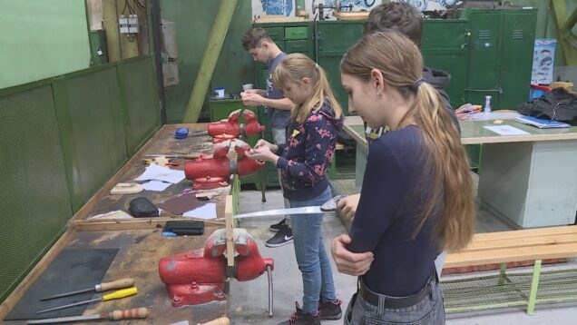 Ak niekto tvrdí, že deti a mladých ľudí baví len počítač, či mobil a manuálna práca im je cudzia, to určite nebol na technickej olympiáde. Tam by ho žiaci vyviedli z omylu
