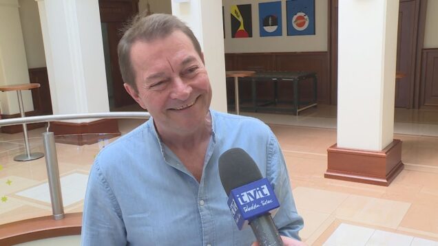 Čože je to 70-tka? Pre skvelého herca Ferka Výrostka len okamih. Na chvíľu sa zastavil a ide ďalej