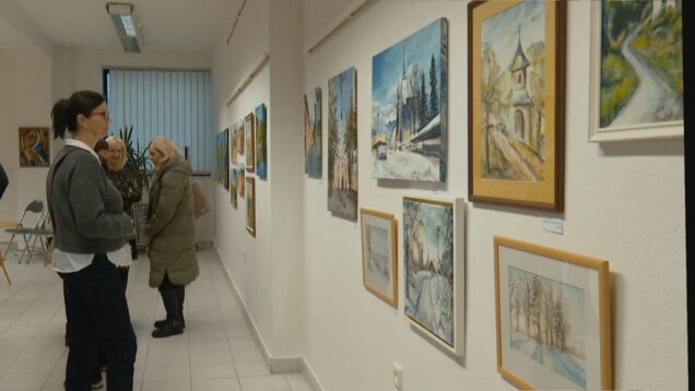 Krajinky, abstraktné prístupy či zátišie. Členovia štúdia turčianski nadšenci umenia vystavujú svoje diela v priestoroch Turčianskej knižnice