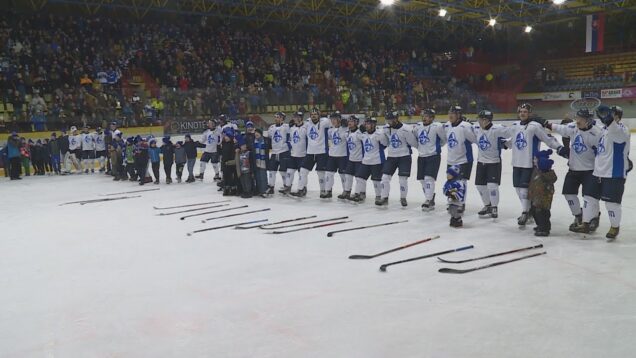 Fantastická divácka kulisa, výborný kolektívny výkon a Bernát v bráne s čistým kontom. Martinskí hokejisti si na domácom ľade zaslúžene vybojovali postup do semifinále