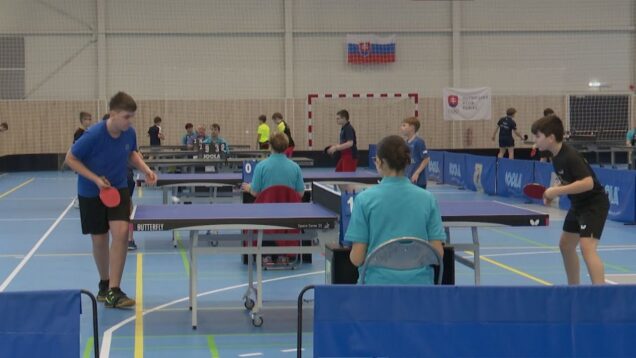 V športovej hale vo Vrútkach sa zišli hráči stolného tenisu z celého Slovenska