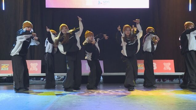 Vďaka Tanečnému klubu Martico New Age sa športová hala zaplnila stovkami vášnivých hip-hoperov, ktorí to na pódiu poriadne rozbalili