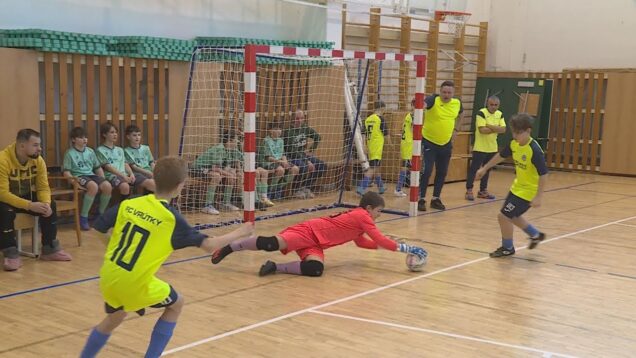 Výbornou previerkou pred začiatkom mládežníckych súťaží sú halové turnaje. Šikovní futbalisti U13 nechali v bojoch o pohár primátora mesta na palubovke všetko