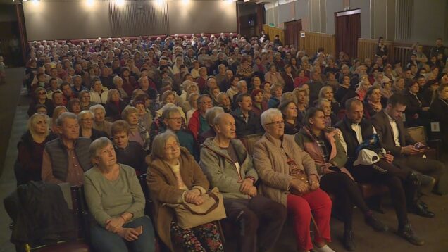 Kino 1. máj v sobotu praskalo vo švíkoch. Mesto Vrútky pozvalo vrútocké dámy na kultúrny program pri príležitosti Medzinárodného dňa žien