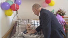 Skromná a stále pozitívne mysliaca Ľudmila Mešková oslávila vzácne 100. narodeniny. V CSS Ľadoveň ju majú veľmi radi pre jej triezve uvažovanie a vďačnosť