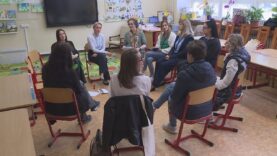 Do ZŠ s MŠ Hurbanova zavítalo viac ako 80 učiteľov a riaditeľov základných škôl, ktorí prišli zbierať skúsenosti a inšpiráciu pri zavádzaní nového vzdelávacieho programu