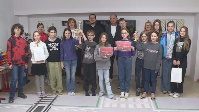 Na dopravnom ihrisku ocenili víťazov súťaže „O pohár detského dopravného ihriska“. V rámci nej si žiaci preverovali svoje vedomosti z dopravnej výchovy