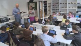 Piataci Evanjelického gymnázia využili semináre z informatiky na skvelú vec. Vymysleli aplikáciu, ktorá pomôže tretiakom evanjelickej základnej školy pri výučbe matematiky