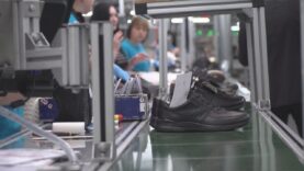 V závode ECCO naďalej prebiehajú rokovania medzi zamestnávateľom a odborármi. Vzájomnú zhodu nevedia nájsť na jednej z desiatich požiadaviek