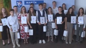 Dosahujú vynikajúce výsledky v škole, sú empatickí a priateľskí, a navyše im to výborne ide aj v športe, umení či vedomostných súťažiach. Aj takí sú žiaci v našich školách.