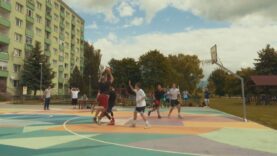 Päť tímov, jeden kôš a farby ulice. Najlepšiemu tímu patrila trofej s jedinečným graffiti motívom