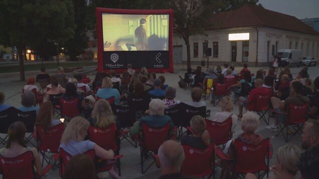 S veľkou novinkou prišla Kultúrna scéna spolu s Parlamentom mladých. Priamo na Divadelnom námestí si môžete letné večery vychutnať pri dobrom filme