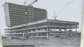 Výstava Od prvých darcov po digitálnu knižnicu mapuje históriu knižnice, jej vývoj a zbierky od 19. storočia až po súčasnosť