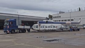 Historický letecký skvost ožíva v rukách dobrovoľných hasičov. V jeho interiéri je nainštalovaná obrazovka. Verejnosť si môže pozrieť zábery zo záchranných zásahov