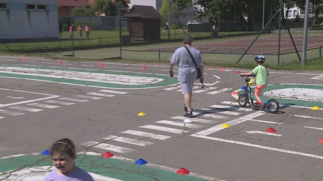 Hrdina, ktorý obetoval svoj život za záchranu žiakov a kolegov, miloval cyklistiku. Vo Vrútkach na jeho počesť zorganizovali súťaž v dopravnej výchove