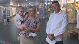 Malé blonďavé dievčatko sa stalo hlavnou postavou ďalšej charitatívnej akcie Sociálneho podniku. Výťažok pomôže Vikinke absolvovať ďalší rehabilitačný pobyt