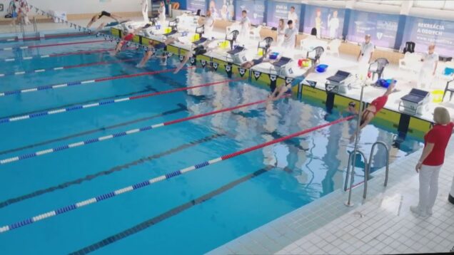 Martinských plavcov zastihlo na sústredení v Štúrove zatvorenie kúpaliska, trénovať museli za hranicami