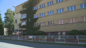 Na Mudoňke sa počas leta pracuje. Vymieňajú sa toalety, robia nové podlahy aj vstupná chodba do kuchyne a jedálne