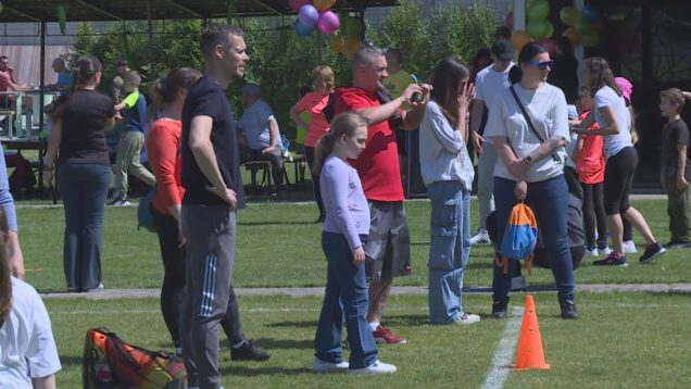 V malej, no  výnimočnej škole sa veľkosť neráta počtom tried, ale množstvom láskavých a starostlivých pedagógov a ich osobného prístupu ku každému žiakovi