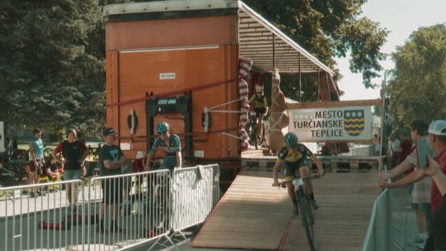 Pešia zóna sa zmenila na arénu plnú adrenalínu, rýchlosti a technickej jazdy. Pred zrakmi domácich aj kúpeľných hostí sa predstavili vynikajúci jazdci zo Slovenska i Čiech