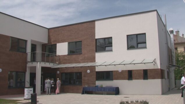 Zariadenie pre seniorov na Škultétyho ulici začne oficiálne plniť svoje dôležité poslanie od januára budúceho roka. Od dnes je možné podávať žiadosti o prijatie