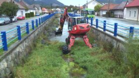 Takmer celý mesiac prebiehalo čistenie potoka v MČ Priekopa. Ten je teraz nielen čistejší, ale aj pripravený lepšie zvládať prítok vody počas výdatnejších zrážok