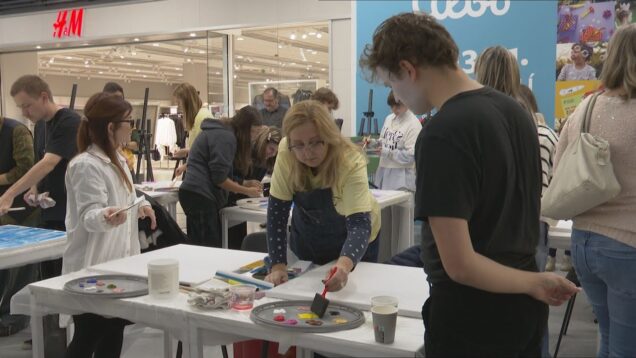 Tri dámy, ktorým osud iných nie je ľahostajný zorganizovali v obchodnom centre kreatívny workshop, ktorého výsledkom bude pomoc pre OZ Kroky pre Elizabetku