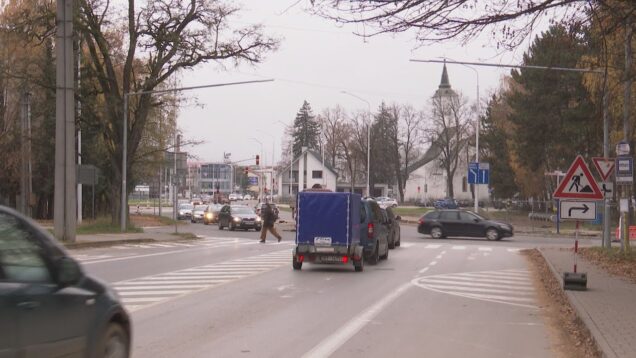 Na Hviezdoslavovej ulici je tiež spomalená doprava, frekventovaná križovatka v centre mesta opäť s dopravnými obmedzeniami