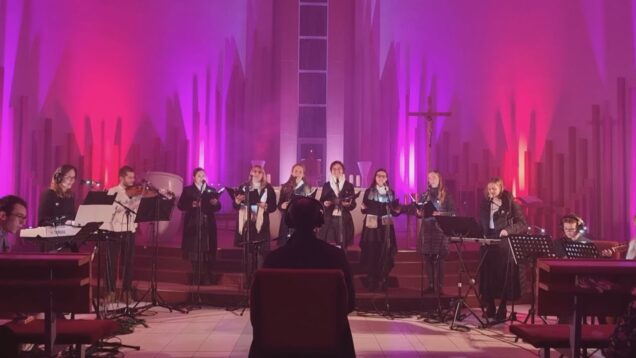 *Na novej nemocnici sa bude pracovať aj počas sviatkov *Martin získal ocenenie A+ za verejné obstarávanie *Vrútky sa viac ligocú. Majú nové svetelné prvky *Zmena cestovných poriadkov *adventný koncert Emmanuel