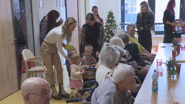 Najmenší Martinčania svojou návštevou rozžiarili seniorom deň a ich srdcia naplnili radosťou a sviatočnou náladou