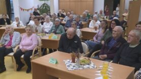 Seniori z CSS Podháj mali milú návštevu. Zavítali k nim rovesníci zo zariadenia z Mošoviec. Krásne chvíle ešte viac podčiarkli Múzy Tvorivé a Darinka Hudecová