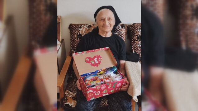 Vianočná zbierka „Koľko lásky sa zmestí do krabice od topánok“ opäť spája ľudí. Pripraviť pre seniorov možno jediný darček pod stromček môžete do 5. decembra