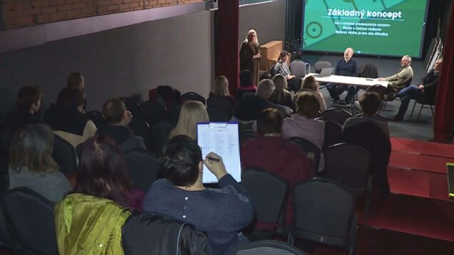 Poslanci navrhli dve možnosti, kde vybudovať nové hokejbalové ihrisko, občania po diskusii preferujú tretiu možnosť – obnovu existujúcich ihrísk na multifunkčné využitie