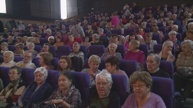 Pre seniorov zneli v kine Moskva fašiangové piesne a zábavné slovo