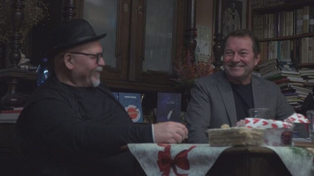 Splnené túžby, spomienky, smiech a aj prekvapenie – literárny večer spojil hostiteľa, hosťa aj ich priaznivcov