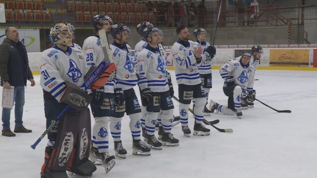 Domáce prostredie, chladnokrvnosť skúsených hráčov a využité presilovky naklonili misky váh v prospech Levičanov, ktorí mieria do semifinále SHL. Hokejisti MHA Martin po vlaňajšom postupe z II. ligy sezónu končia na 5. mieste.