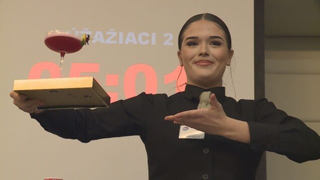 Farebné koktaily, originálne recepty a profesionálne vystupovanie. Študenti stredných škôl predviedli, že barmanstvo má na Slovensku veľký potenciál