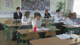 Maturanti sa prvý deň popasovali so slovenčinou, literatúrou a niektorí po prvýkrát vyskúšali aj elektronickú maturitu. Výsledky videli takmer okamžite 