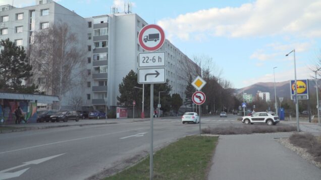 Predajňa v Záturčí síce mnohým uľahčila nákupy, no ďalším obyvateľom priniesla dlhodobé problémy s hlukom. Po dlhom boji sa konečne dočkali zmeny